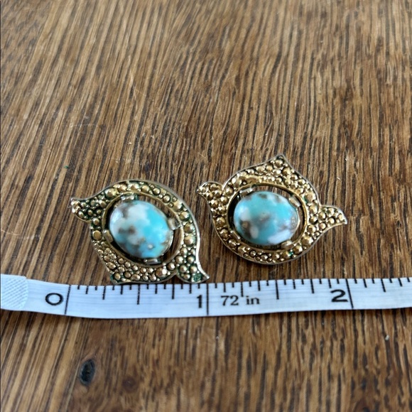 Sarah Coventry Gold and Turquoise Earrings - Picture 2 of 4